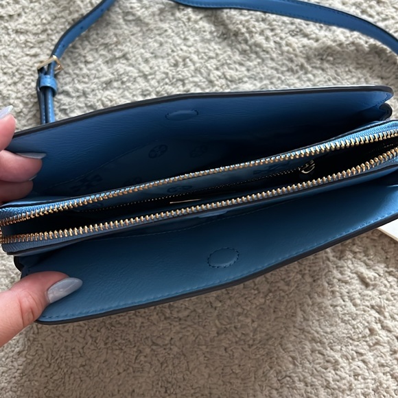 Tory Burch Ivy Crossbody Bag - Picture 6 of 11